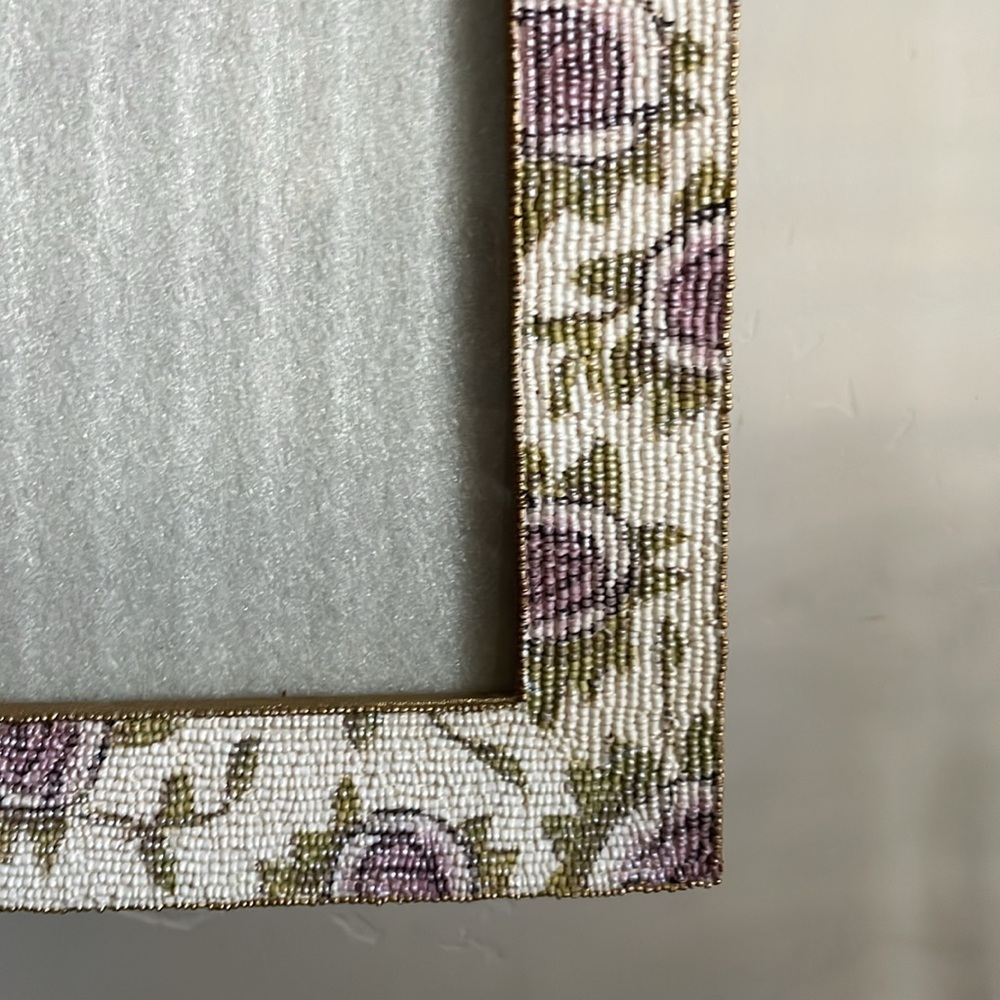 •| beaded picture frame - Picture 9 of 9